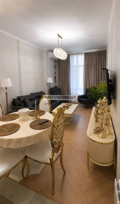 3-комнатная квартира с 2 спальнями, Джавахишвили 28, $1000