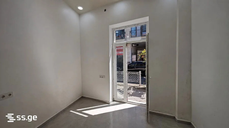 Commercial space For Rent