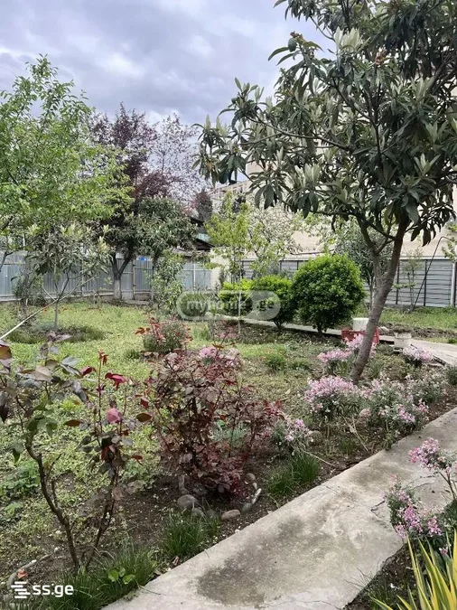 4 room Private House For Sale. Isani