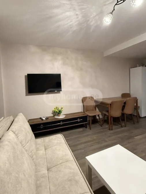 3-комнатная квартира, 75 м², $600