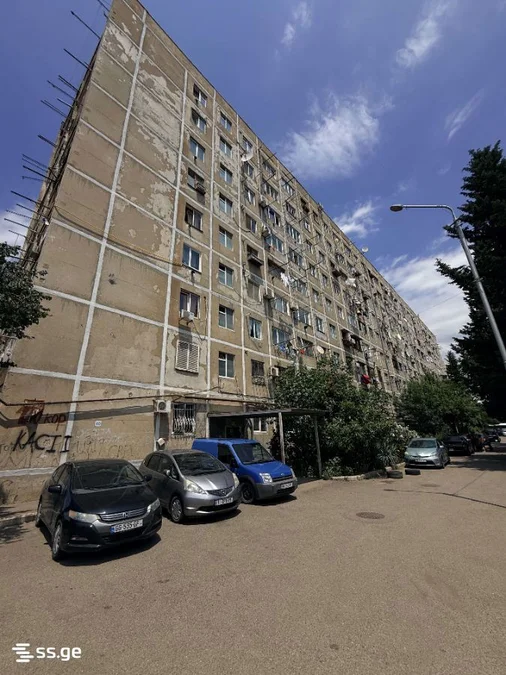 Паркинг на kaloubani st. 40 Mesame masivi