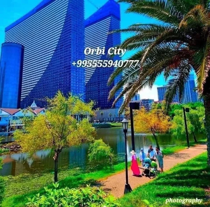 Апартаменты посуточно в Orbi City с видом на море