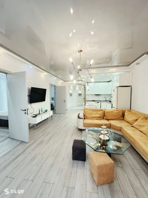 3-комнатная квартира , $1200