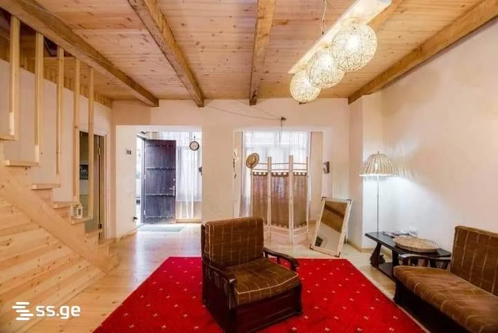 3 room Private House For Rent. Sololaki