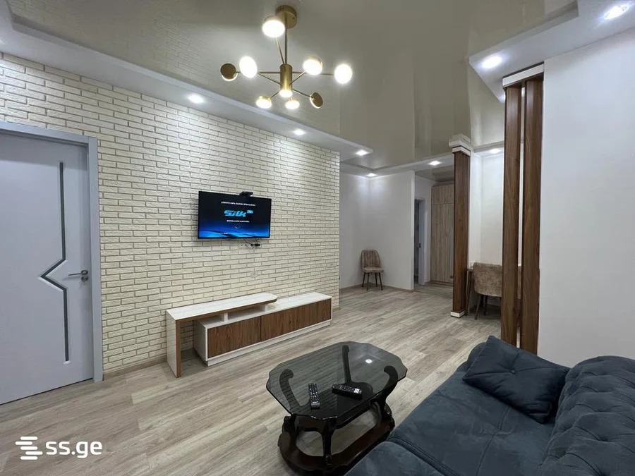 3-комнатная квартира, 75 м², $650
