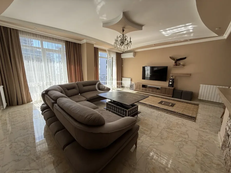 2+1 на Akhalgazrdoba street 123 მახინჯაური