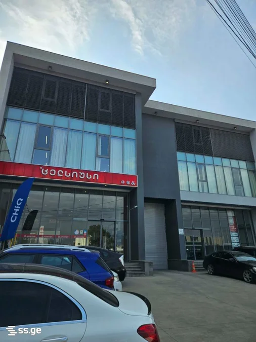 Коммерческое помещение 2700 кв.м на ул. Белиашвили