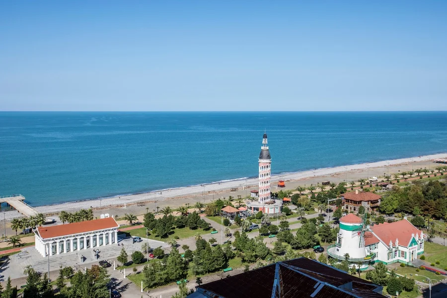 Прелестная 1-комнатная квартира с видом на море, в 50 м от пляжа