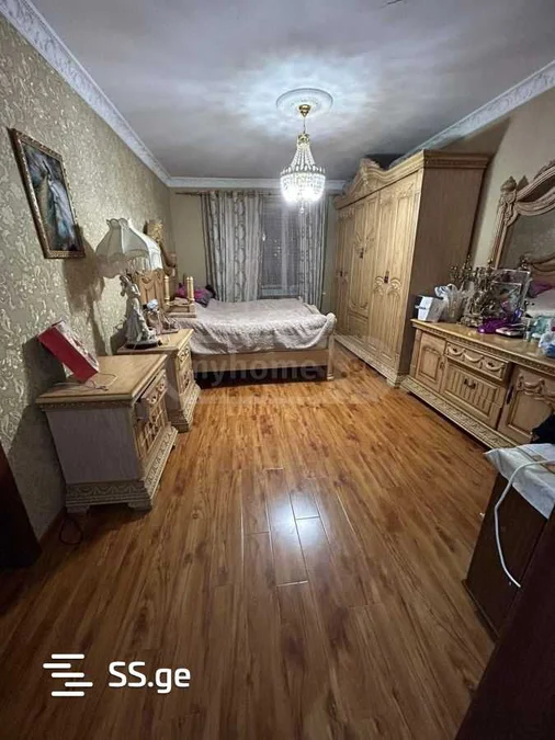 4-комнатная квартира в Тбилиси