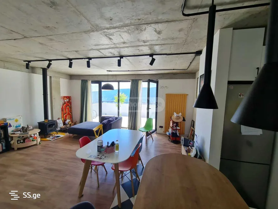 4 room Flat For Sale. Lisi lake