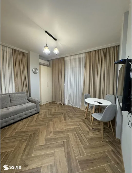 1+1 на R. Nizharadze st. 27 Airport District