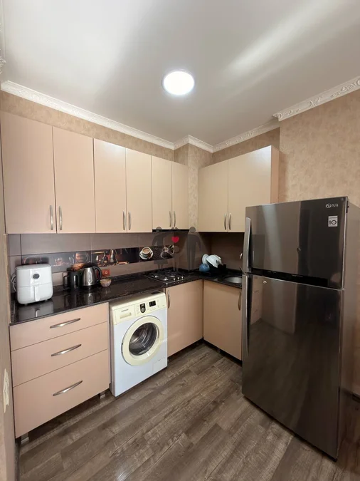 3-комнатная квартира, Абусеридзе 5Б, $600