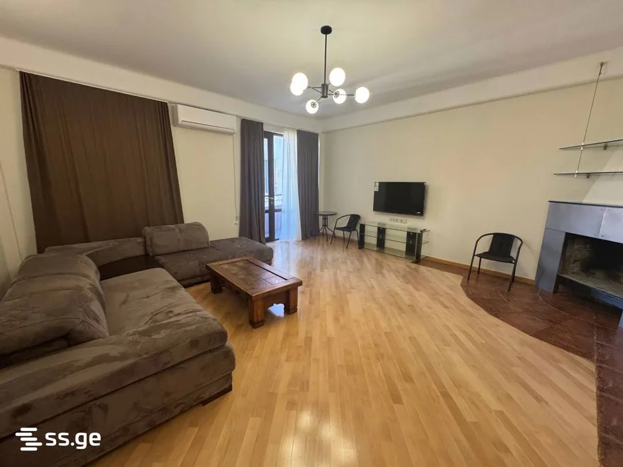 4 room Flat For Rent. Vera