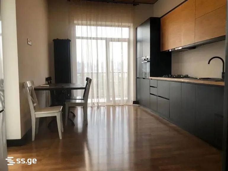 4-комнатная квартира в районе Ваке/Багеби, $2000