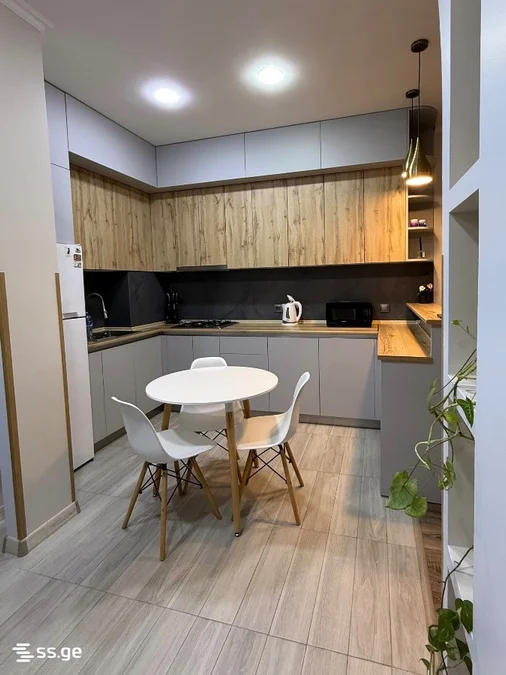 3-комнатная квартира, ул. Кобаладзе, 15, $800