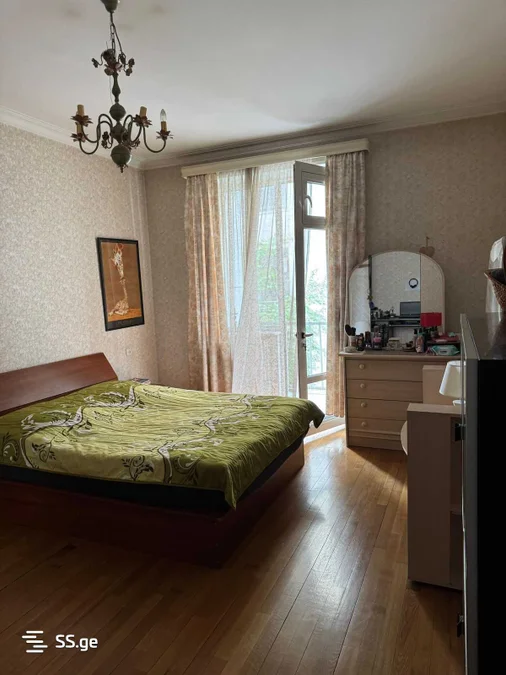 5 room Flat For Sale. Vera