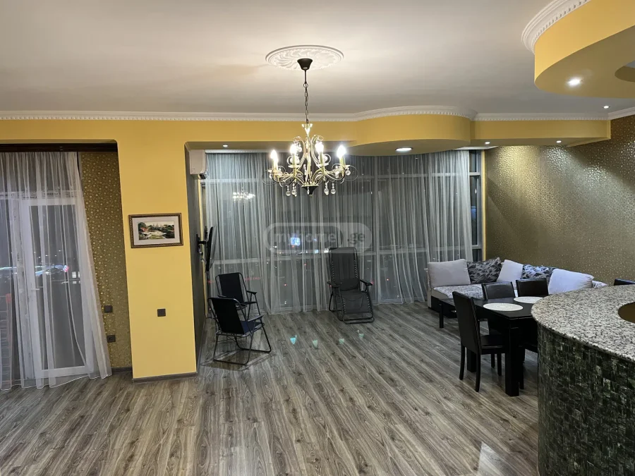 2-комнатная квартира на Пиросмани, $800