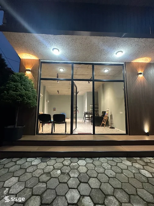Commercial space For Rent