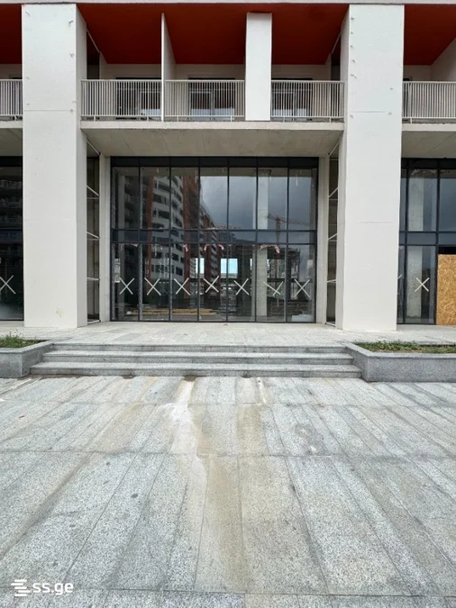 Commercial Real Estate For Sale. Didi digomi