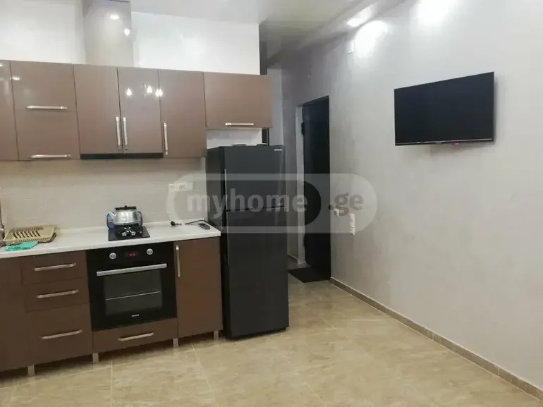 1+1 на წერეთლის 15 ძველი ბათუმის უბანი