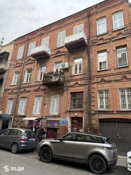 3-комнатная квартира в Тбилиси