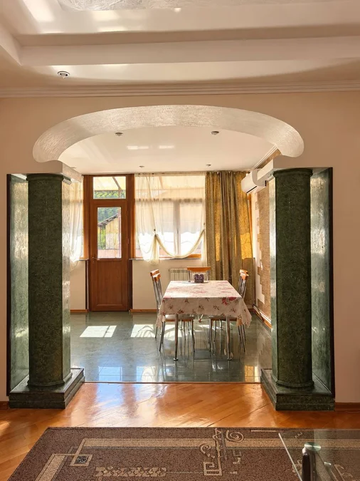 Квартира с 2 спальнями на Мтацминда, 80 м²