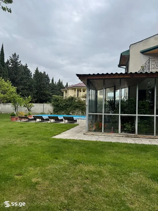 Просторный дом 500 м² с участком 2000 м² в Дигоми 8