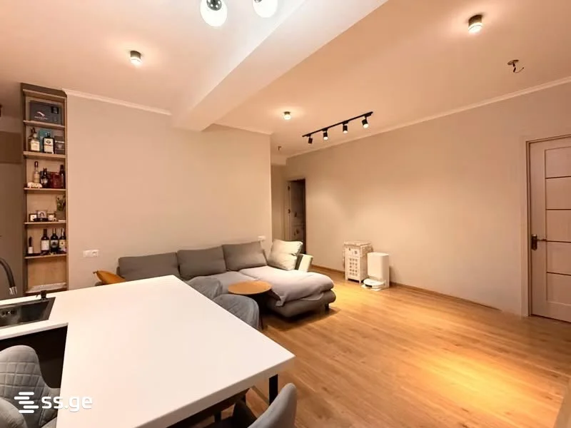 Коммерческое помещение на პეტრე დათუაშვილის ქუჩა 1 Nutsubidze plateau