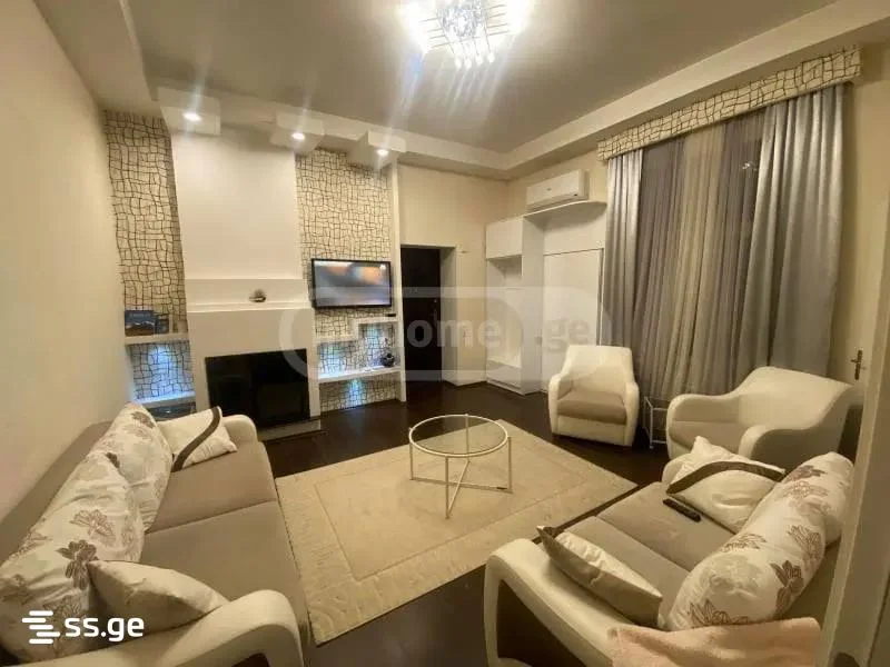 1+1 на Ш. Руставели пр. 41) 9 Rustaveli District