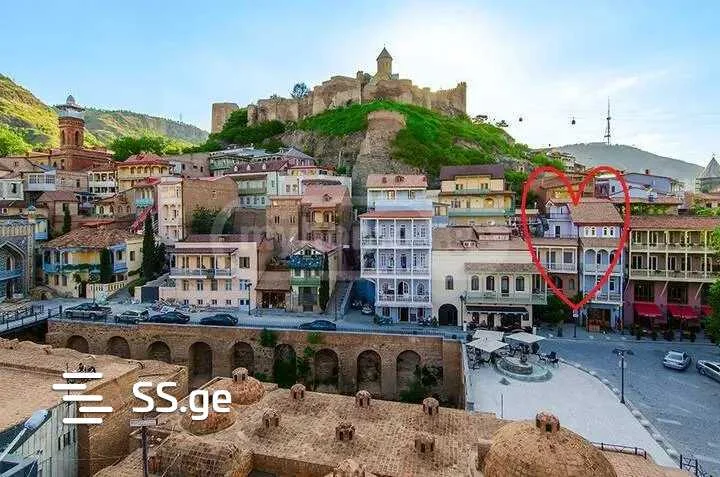 4-комнатная квартира в Тбилиси