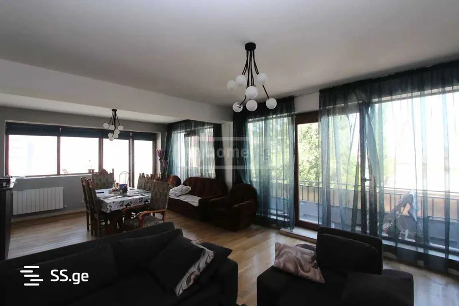 5 room Flat For Sale. Vake