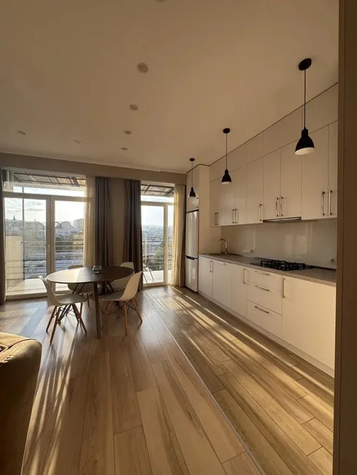 Тарьел Сванидзес ქუჩა, 1: Студия, 100.0 м²