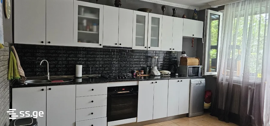 5 room Private House For Sale. Sanzona