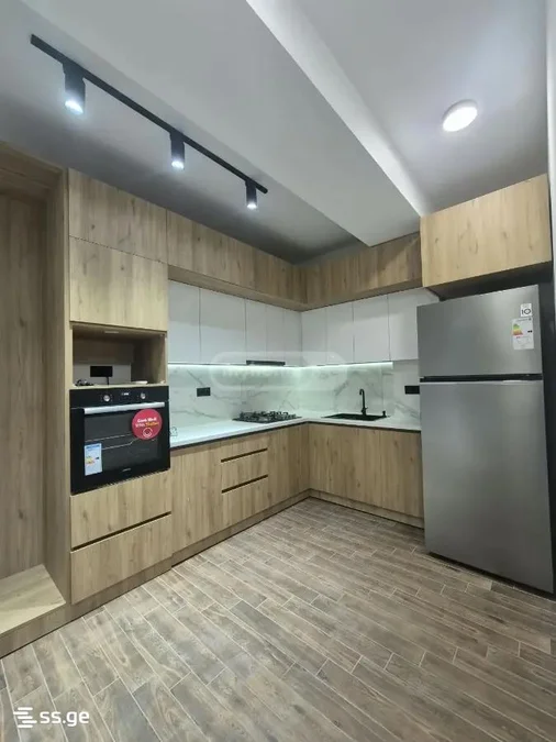 4 room Flat For Rent. Isani