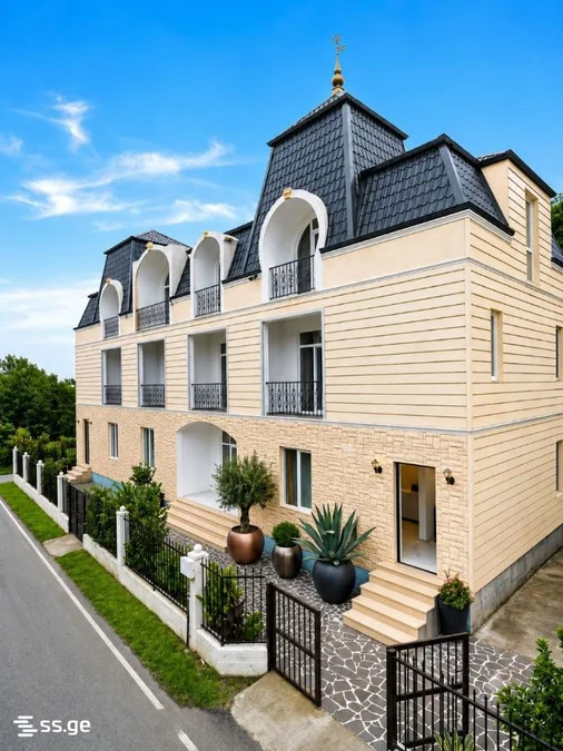 Commercial space For Sale