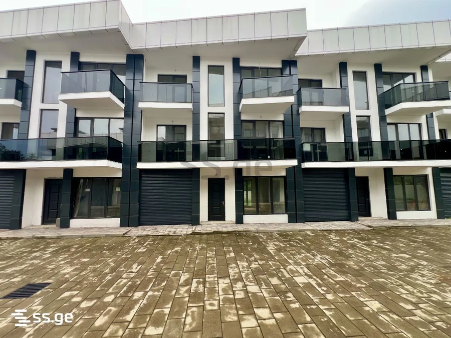 7 room Private House For Sale