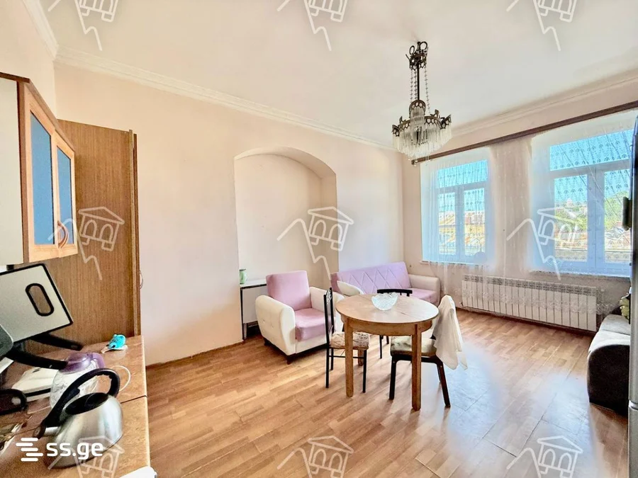 2 room Flat For Rent. Sololaki