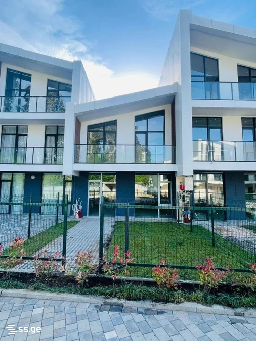 5 room Private House For Sale