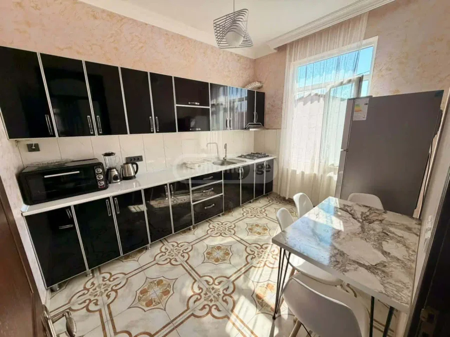 3-комнатная квартира, 100 кв.м, район аэропорта, $600