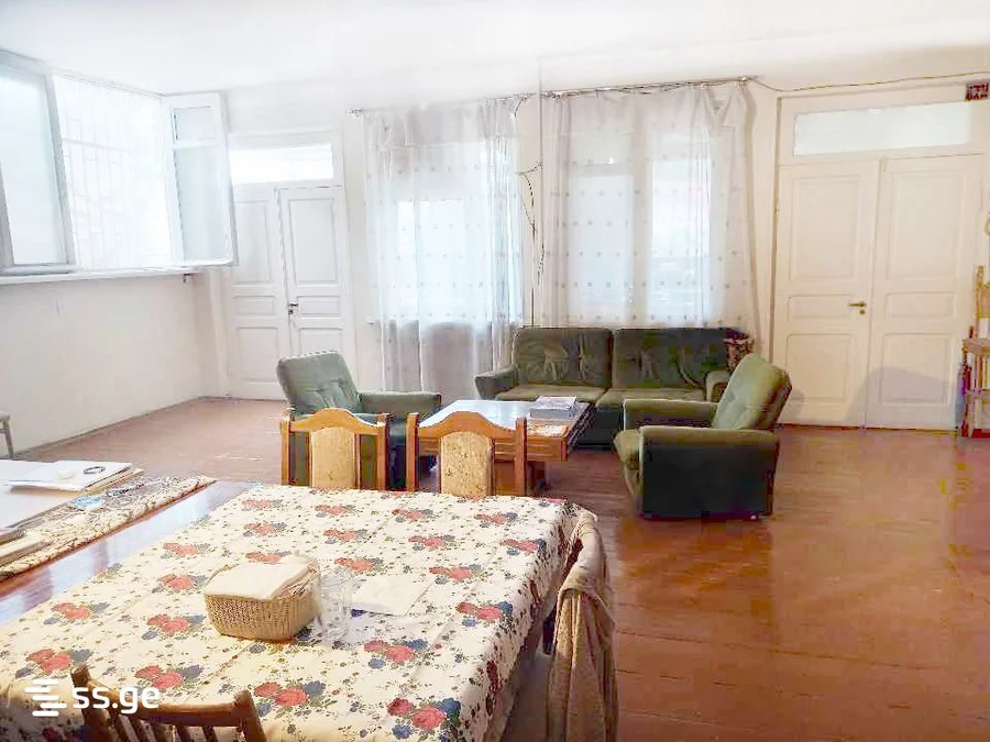 Частный дом площадью 360 м² на проспекте Пекини