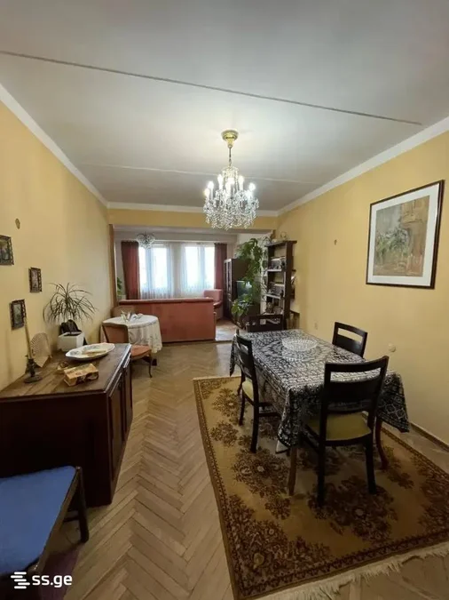5-комнатная квартира в Старом районе