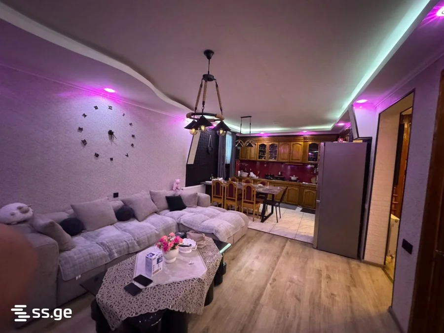 8 room Private House For Sale. Lotkini