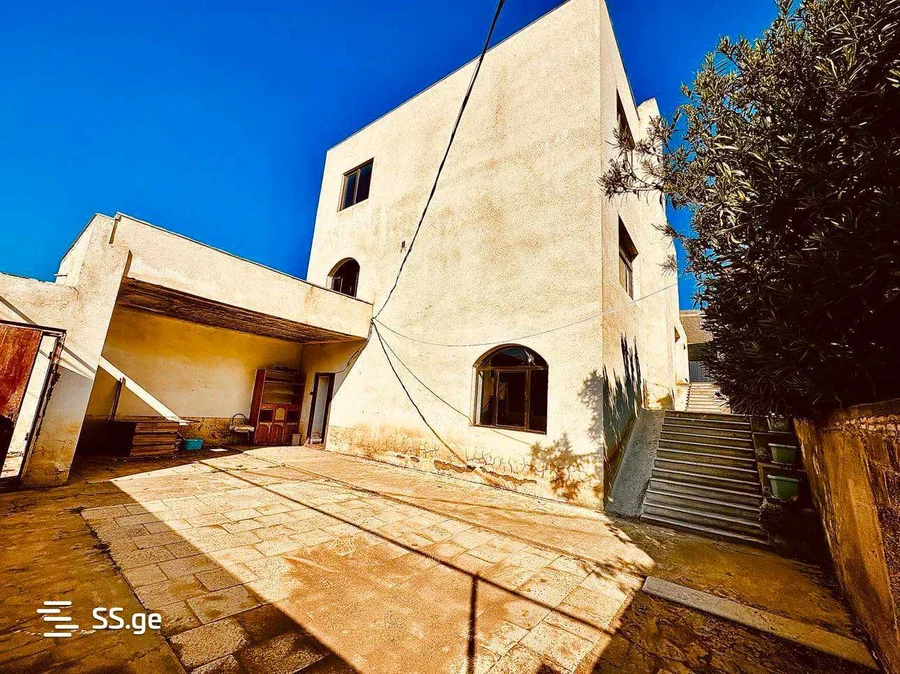 9 room Private House For Sale. Mukhiani