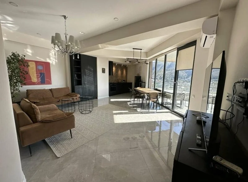Ул. Зура Авалишвили: 3-комнатная, 130.0 м²