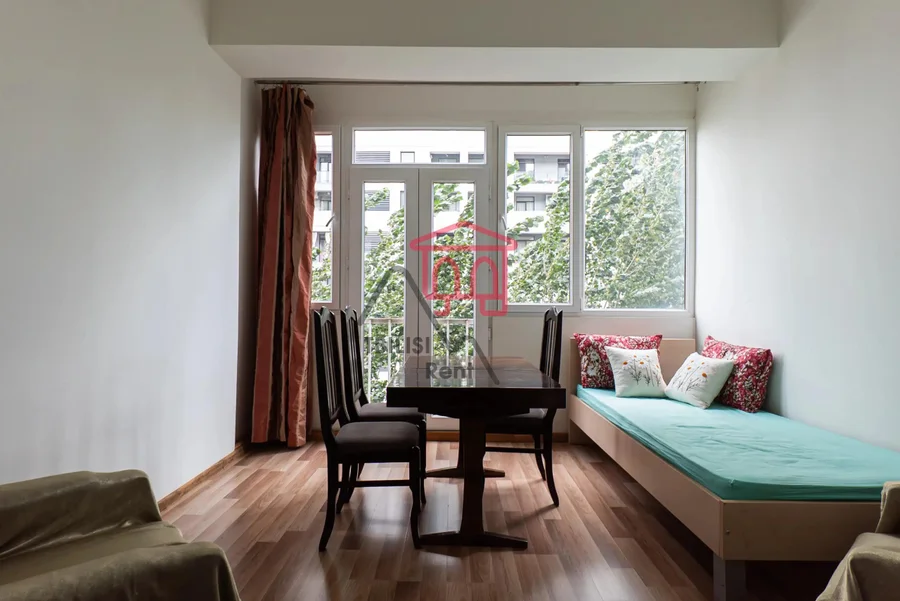 4-комнатная квартира, 82 м², $1050