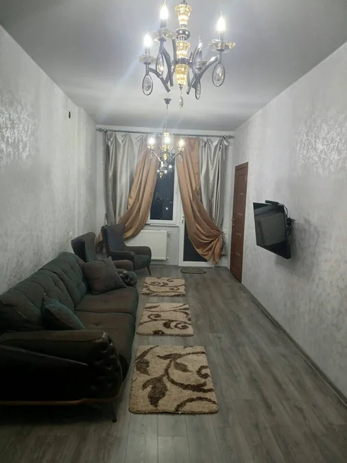 3-комнатная квартира с 2 спальнями на ул. Тбел Абусеридзе, $500