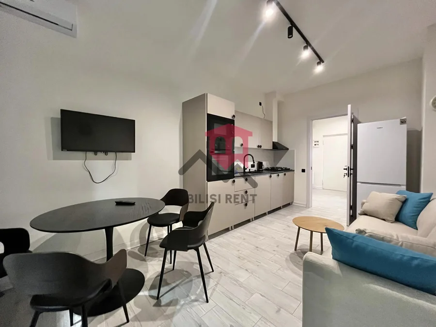 3-комнатная квартира, 106 м², $1500