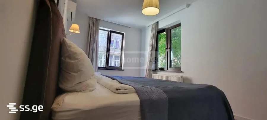 3 room Flat For Sale. Sololaki