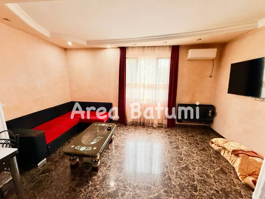 1-этажный дом 3 спальни, $1400