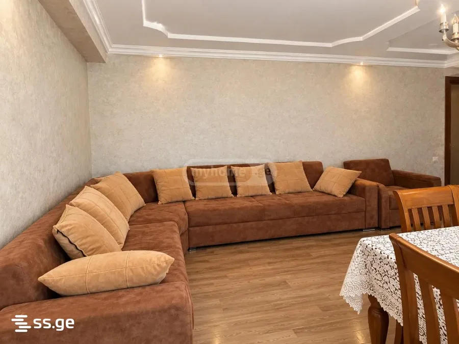 Квартира (140 м²)